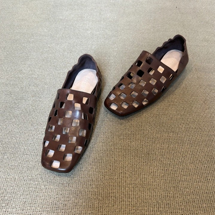 Ortho Welt Retro Flat Shoes With Elegant Pleats