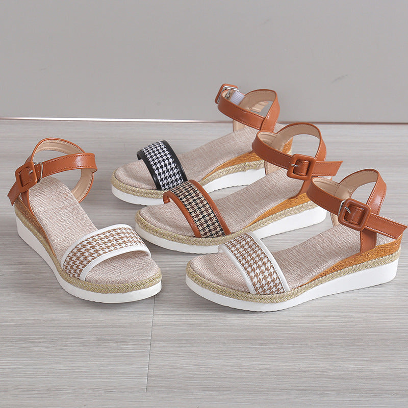 Ortho Welt Houndstooth Print Sandals - Summer Elegance