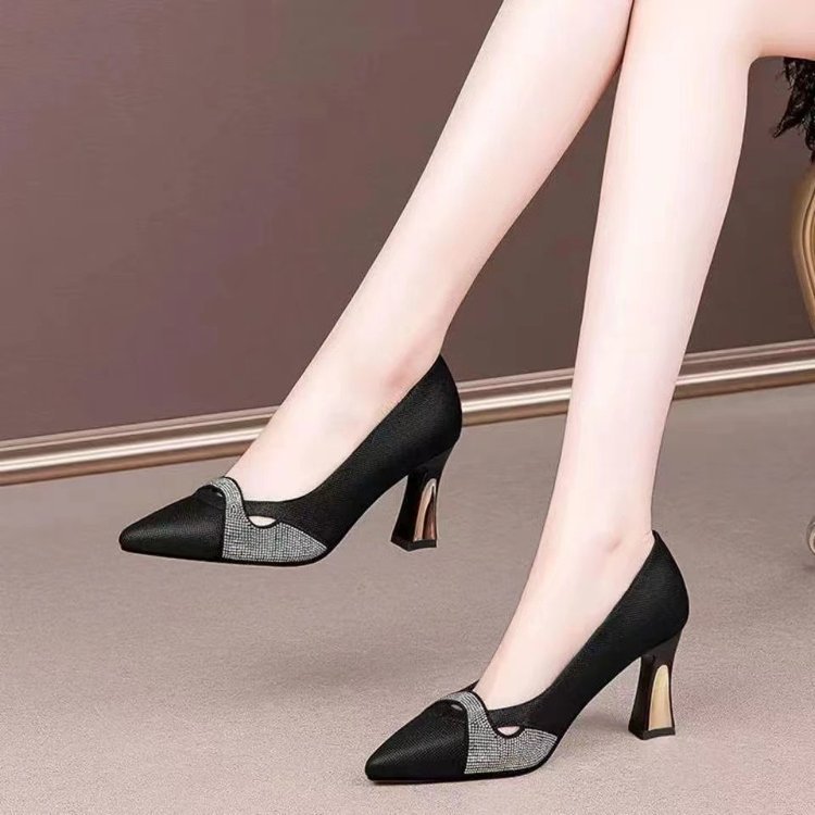 Ortho Welt Elegant Chunky Heel Pumps  -
