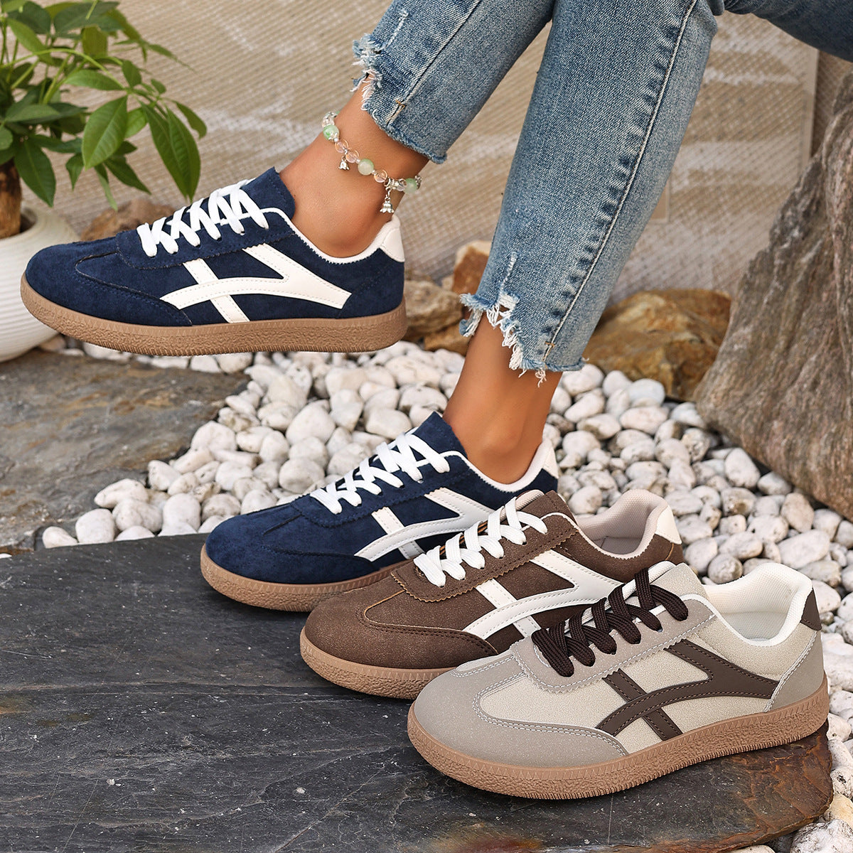 Ortho Welt Versatile Low-Top Lace-Up Sneakers For A Unique Style