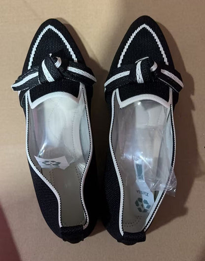 Ortho Welt Pointed Toe Flat Shoes With Bow