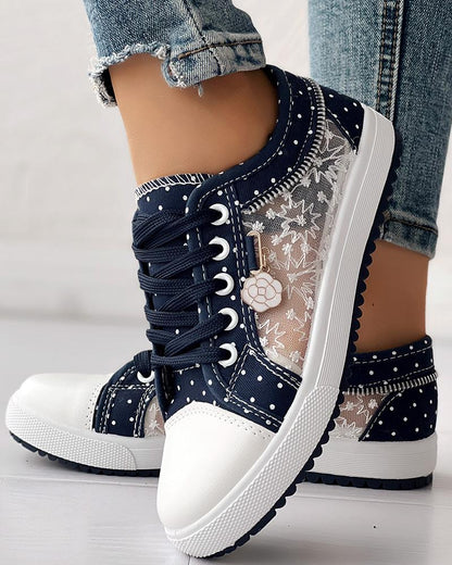 Calista | Denim-Sneaker zum Schnüren – Atmungsaktives Mesh-Design mit Blumenmuster