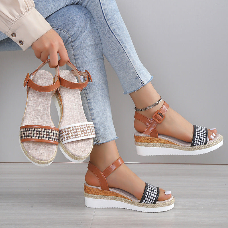 Ortho Welt Houndstooth Print Sandals - Summer Elegance