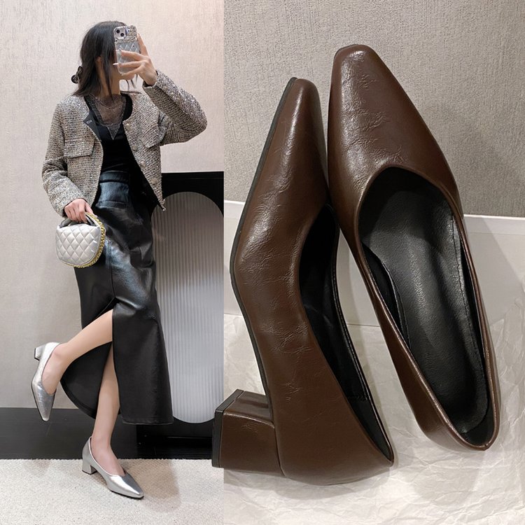 Ortho Welt Orthopädische Pumps – Eckige Spitze, Komfortabsatz