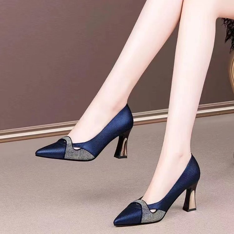 Ortho Welt Elegant Chunky Heel Pumps  -