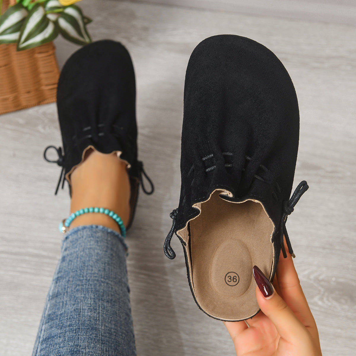 Ortho Welt Minimalist Slippers With A Retro And Elegant Design