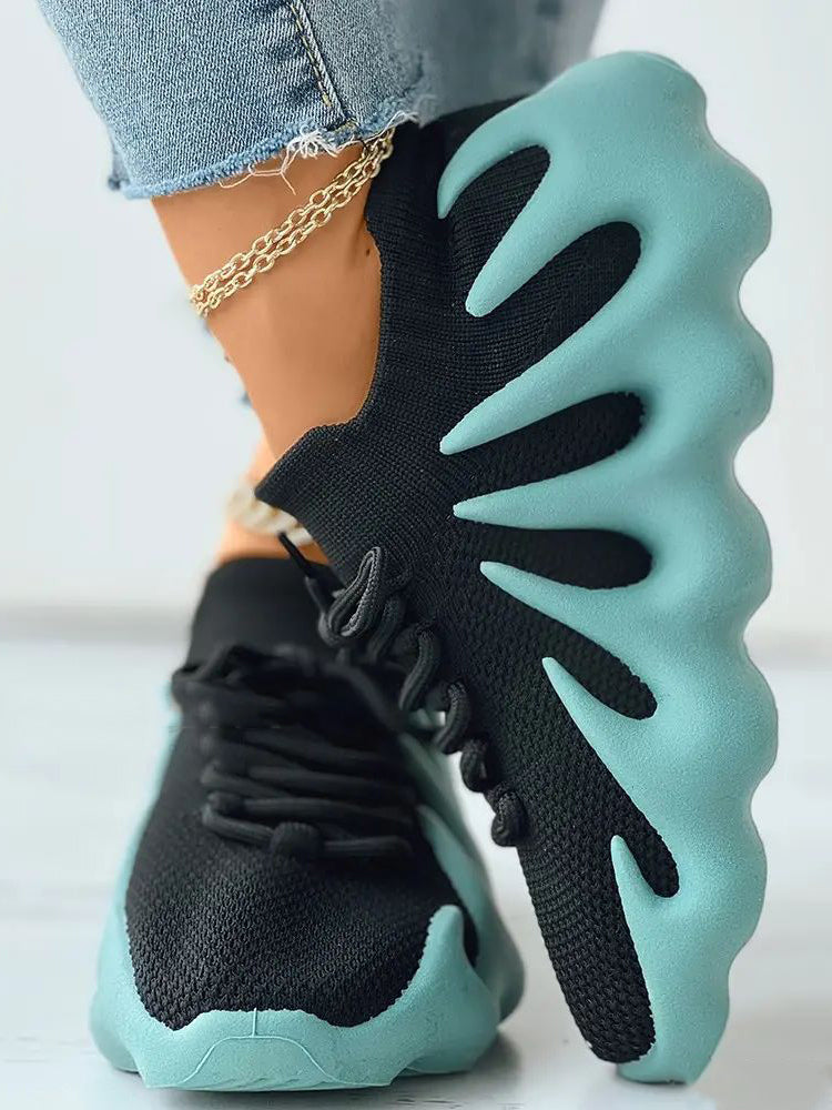 Kavya | Unisex-Sneaker mit orthopädischer Wave-Sohle und atmungsaktivem Mesh-Gewebe