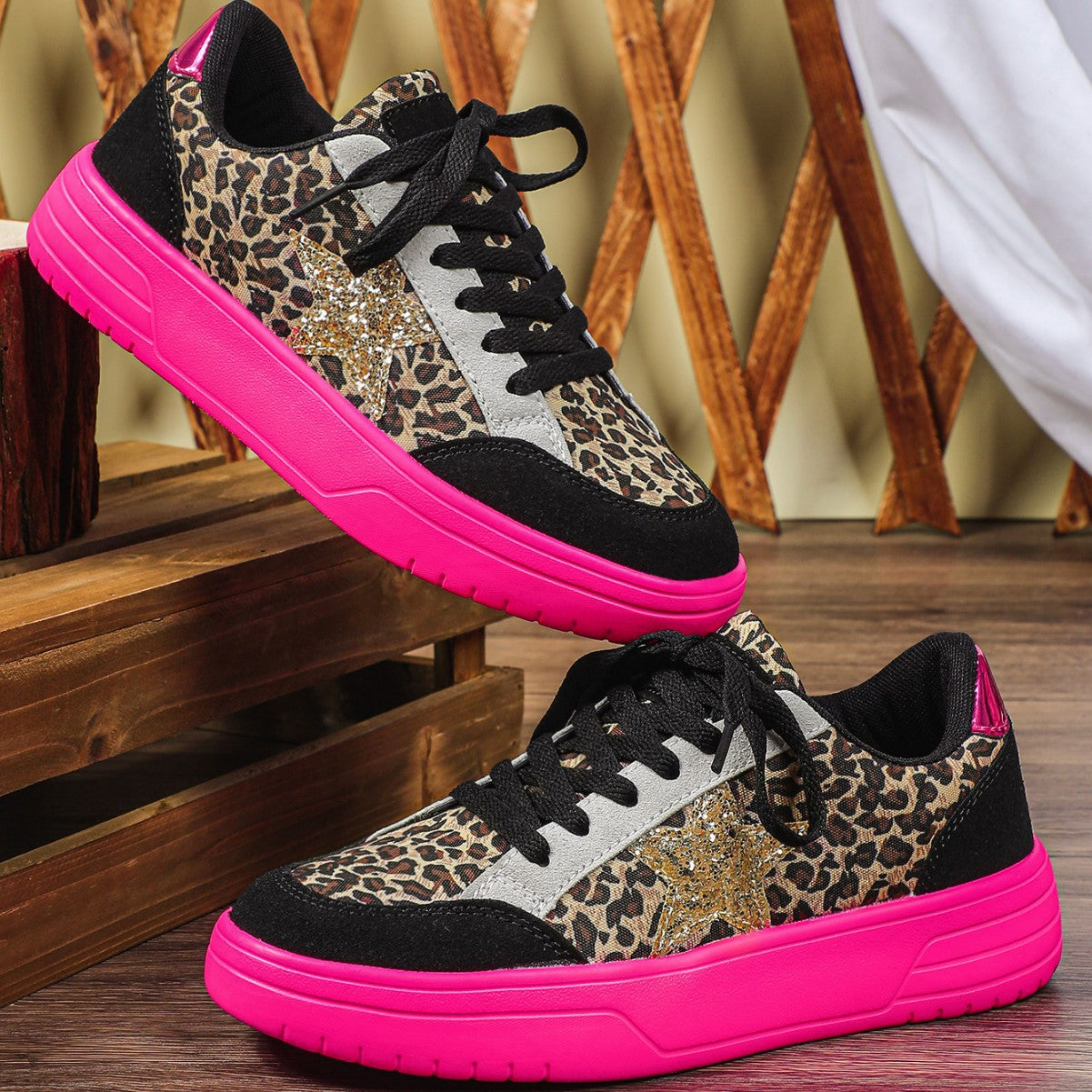 Ortho Welt Unique Leopard Print Sneakers For Men And Women - Retro Style