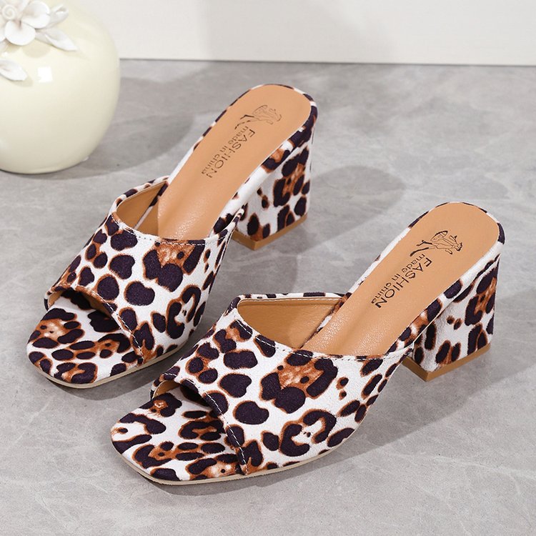 Ortho Welt Leopard Chunky Heel Sandale - Orthopedic Komfort