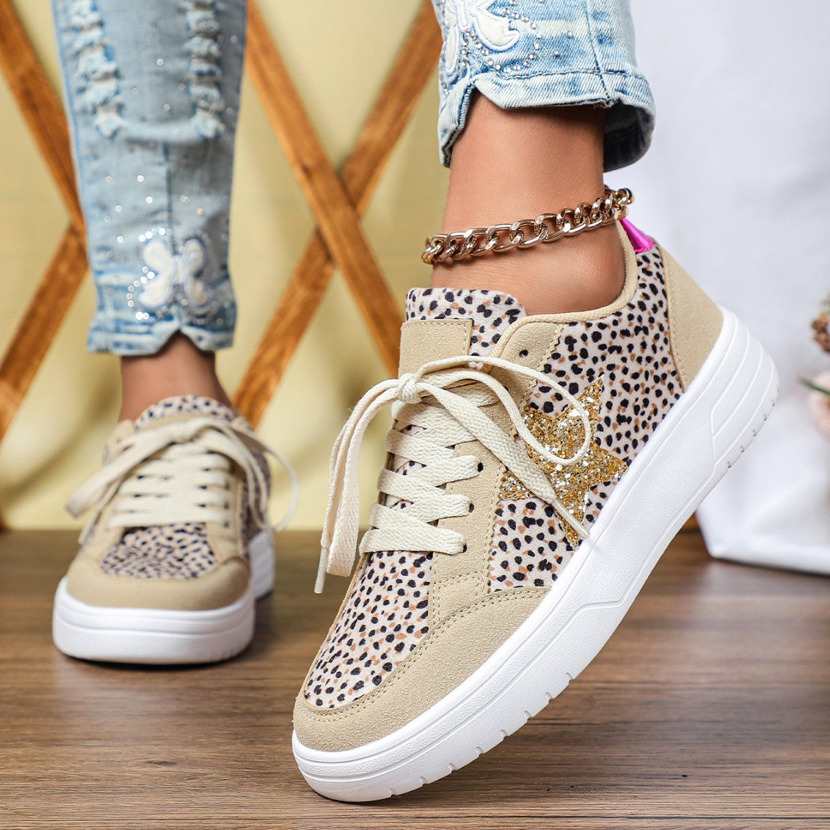 Ortho Welt Unique Leopard Print Sneakers For Men And Women - Retro Style