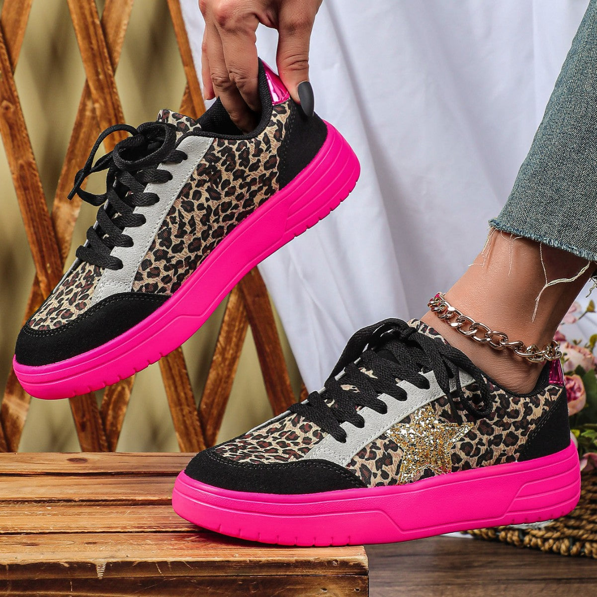 Ortho Welt Unique Leopard Print Sneakers For Men And Women - Retro Style