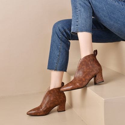 Ortho Welt Martin Heeled Ankle Boots With V-Cutout