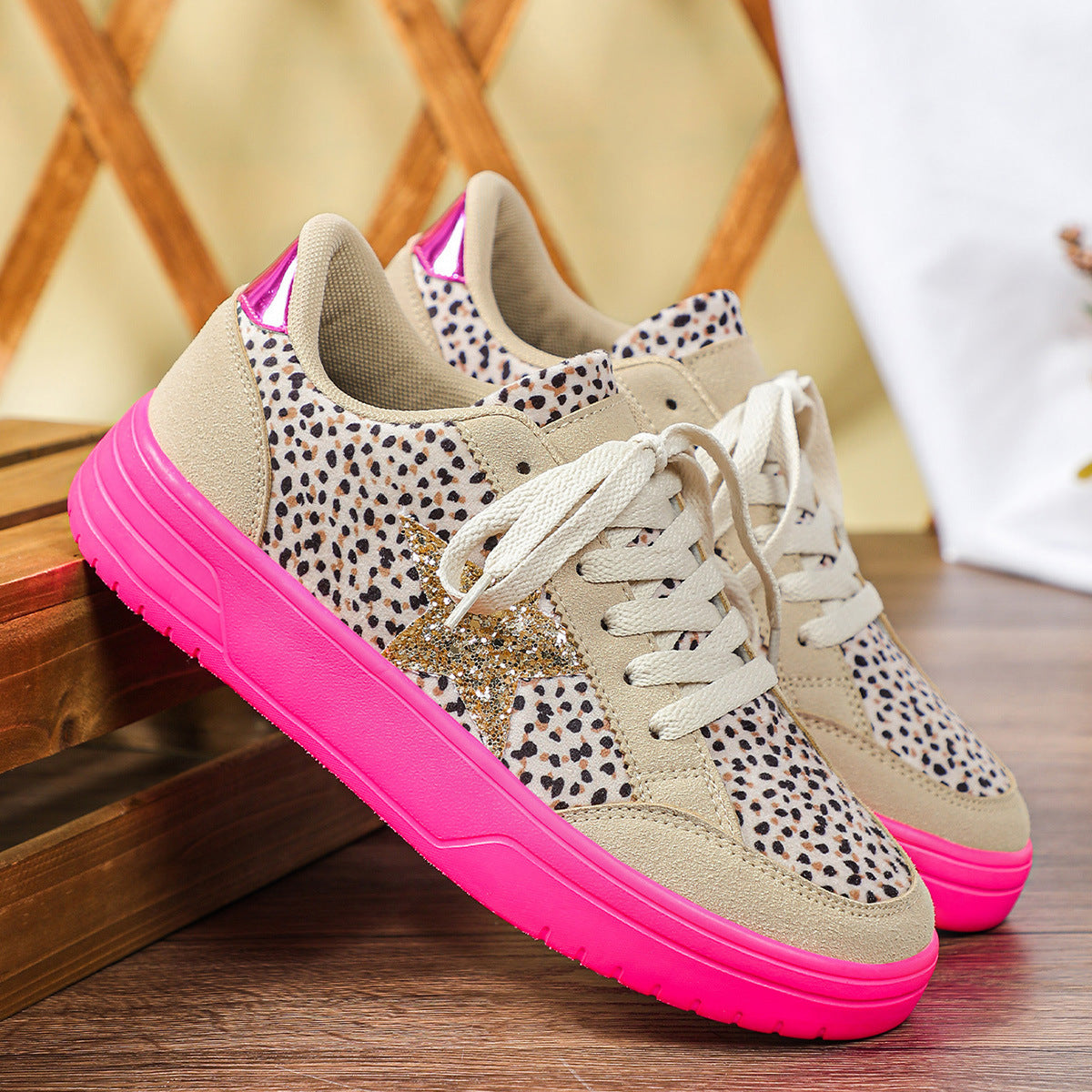 Ortho Welt Unique Leopard Print Sneakers For Men And Women - Retro Style