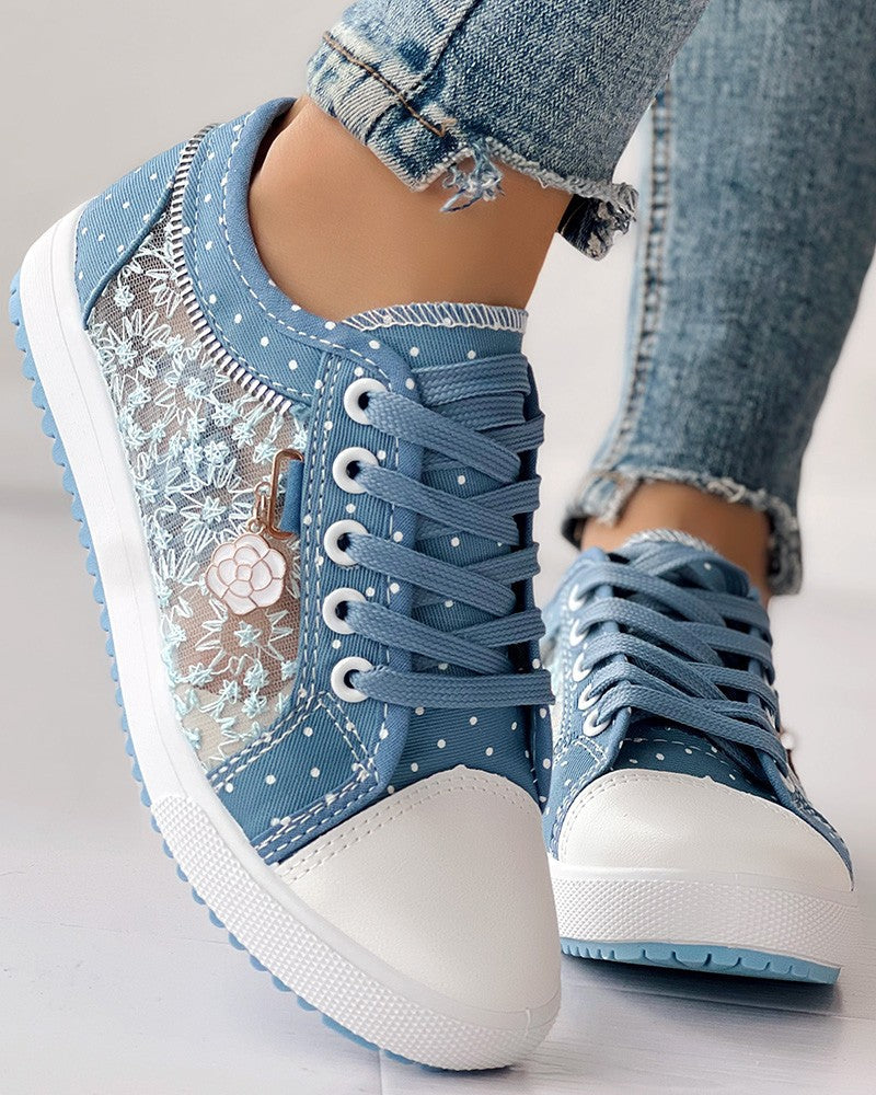 Calista | Denim-Sneaker zum Schnüren – Atmungsaktives Mesh-Design mit Blumenmuster