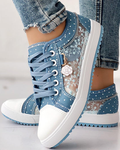 Calista | Denim-Sneaker zum Schnüren – Atmungsaktives Mesh-Design mit Blumenmuster