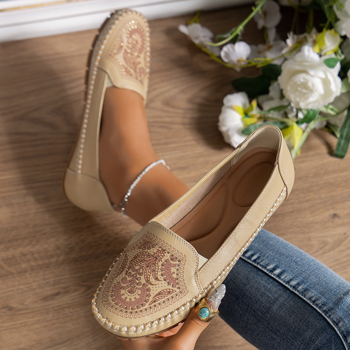 Ortho Welt Retro Flat Loafers  With A Unique Vintage Look
