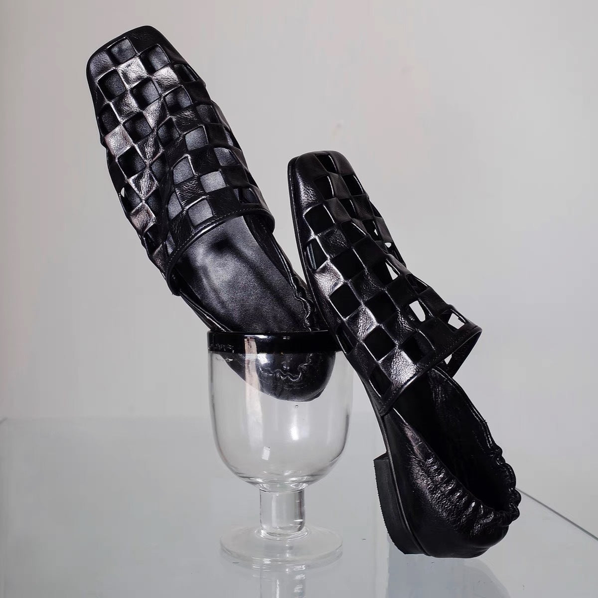 Ortho Welt Retro Flat Shoes With Elegant Pleats