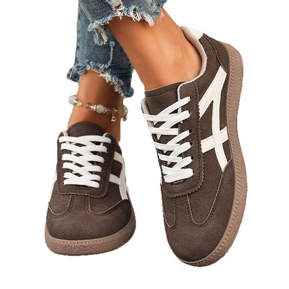 Ortho Welt Versatile Low-Top Lace-Up Sneakers For A Unique Style