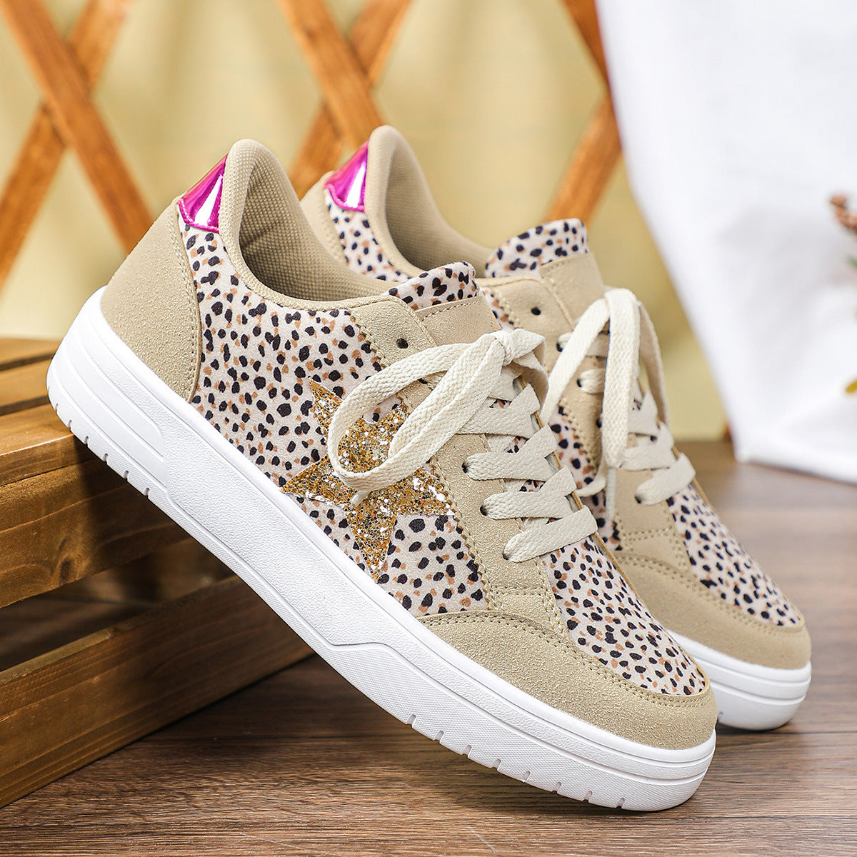 Ortho Welt Unique Leopard Print Sneakers For Men And Women - Retro Style