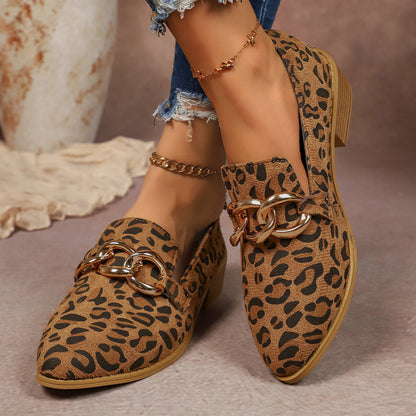 Ortho Welt Chunky Heeled Pumps With Elegant Metal Chain