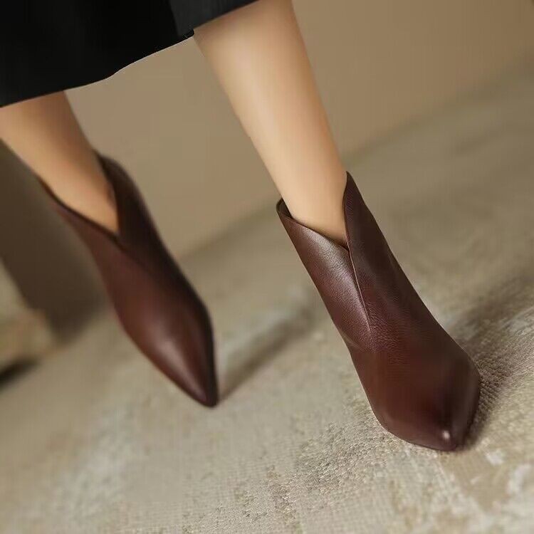 Ortho Welt Chic French-Style Kitten Heel Ankle Boots