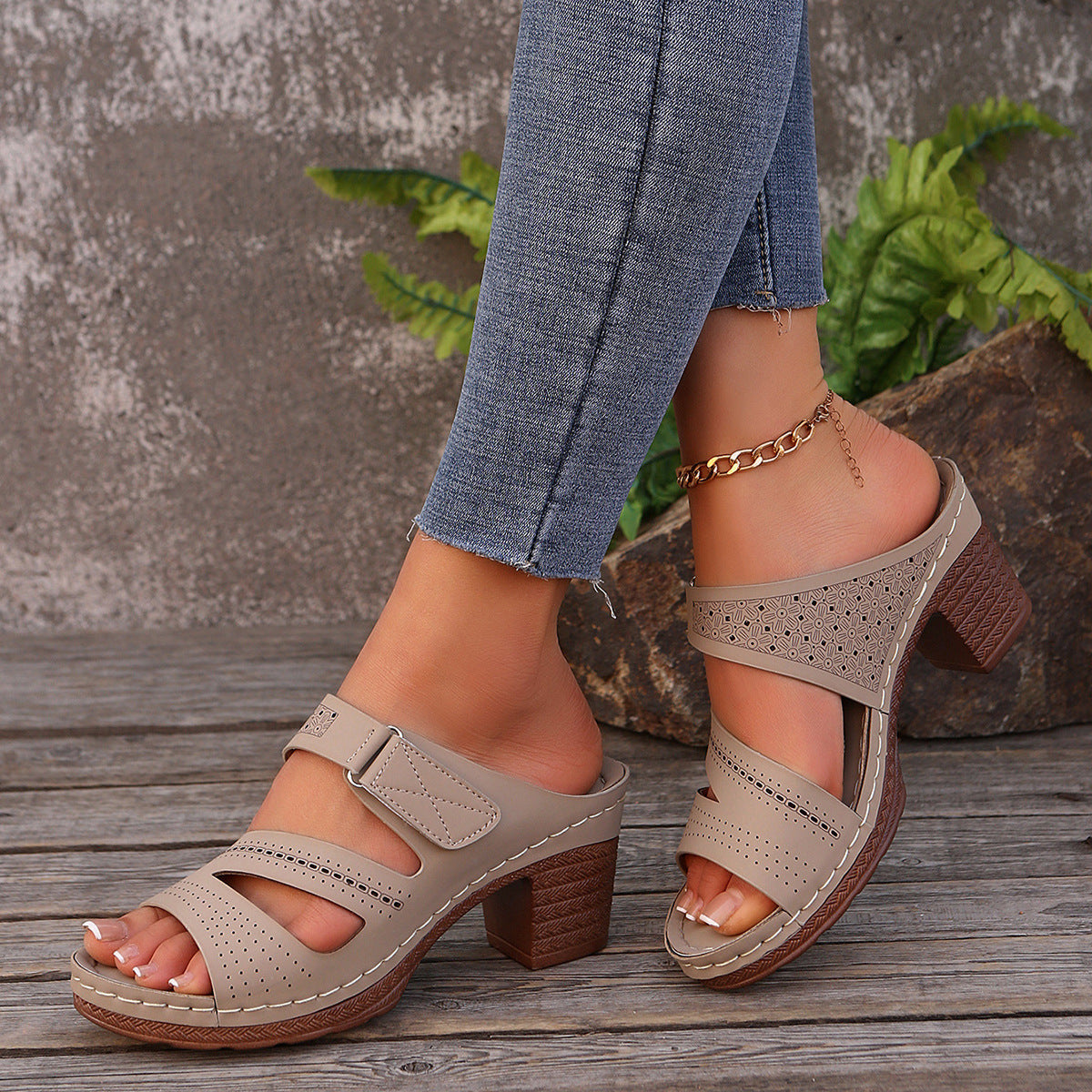 Ortho Welt Unique Square-Heeled Sandals For A Stylish Summer