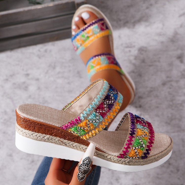 Ortho Welt Woven Sandals With A Wavy Pattern - Unique Ethnic Style