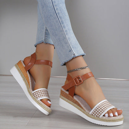 Ortho Welt Houndstooth Print Sandals - Summer Elegance