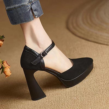 Ortho Welt Closed-Toe Sandals With Unique Chunky Heels