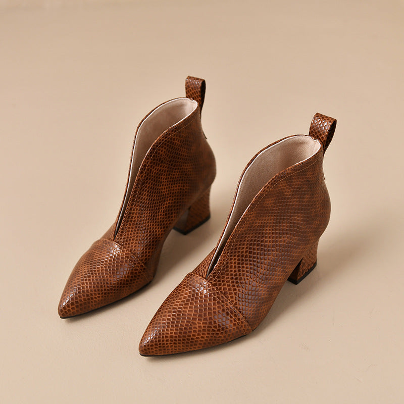 Ortho Welt Martin Heeled Ankle Boots With V-Cutout