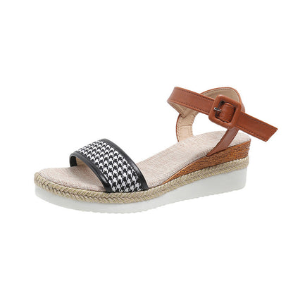 Ortho Welt Houndstooth Print Sandals - Summer Elegance